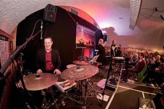 Die Daniel Schwenger Band mit Ihrem Programm Auf der Suche nach der Krippe