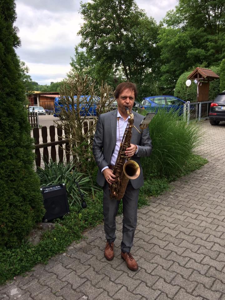Lajos Bartha (Saxofon) Lajos Bartha (Saxofon)