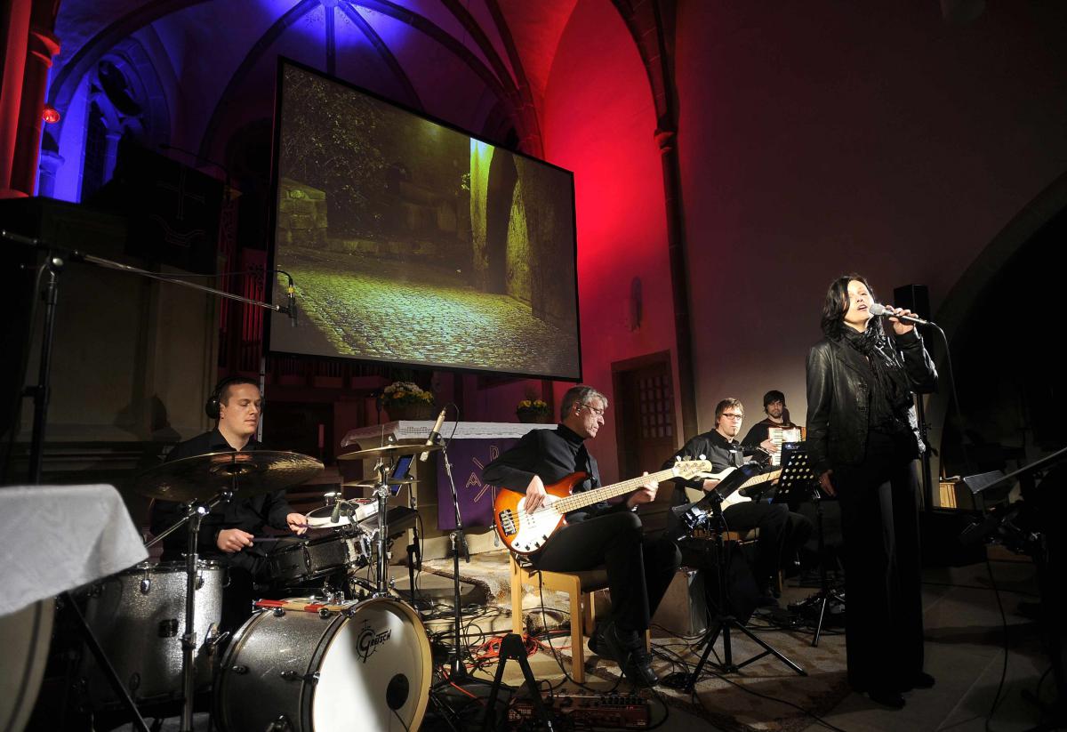 Esther Kuch mit der Gospel.Ag Band