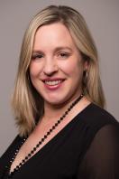 Julia Schwenger (Gesang & Live-Poetry)