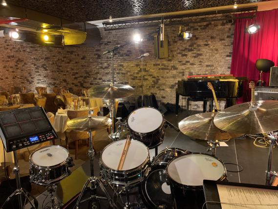 Danke an Paiste für die wunderbaren Masters Becken!